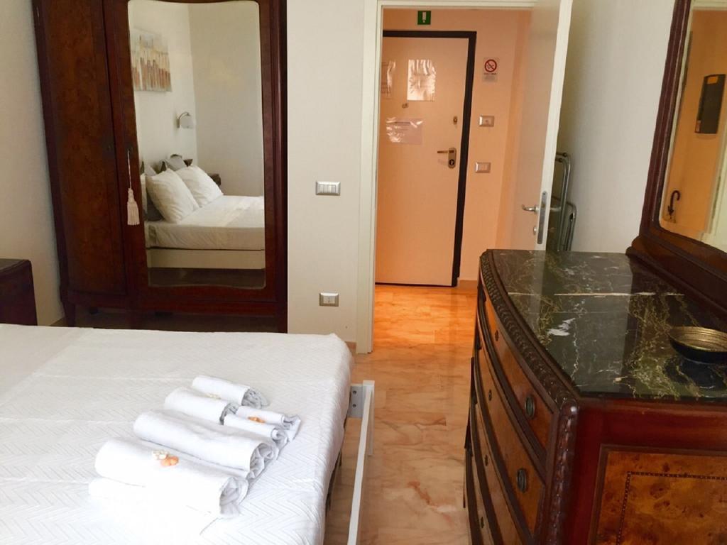 Casa Vacanza Colosseo Roma Habitación foto